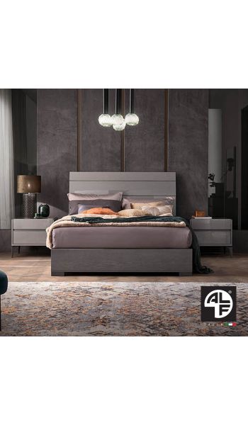 Cama Graphite en tamaño Queen con dos mesas de noche